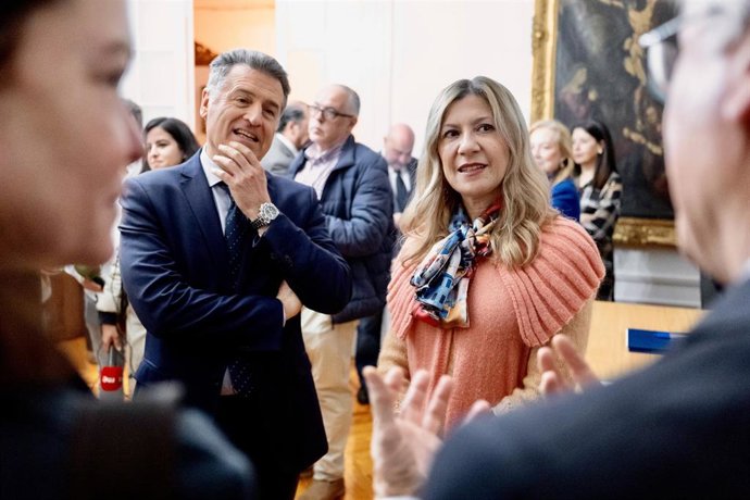 La vicepresidenta del Gobierno de Aragón, Mar Vaquero, y el presidente del TSJA, Manuel Bellido.