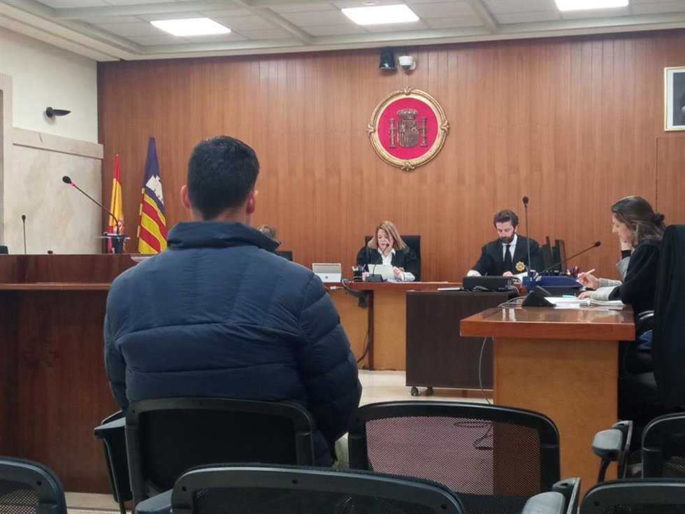 El condenado, en la Audiencia Provincial.