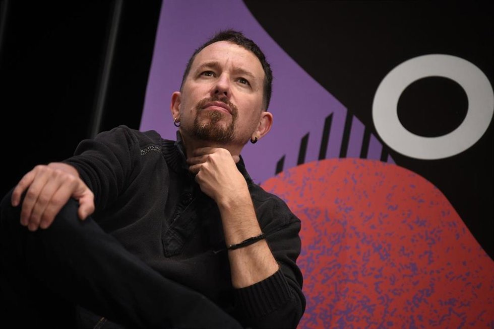 Archivo - El ex secretario general de Podemos, Pablo Iglesias, durante la mesa redonda '¿Es el fin de la democracia liberal?' en la clausura de la Universidad de Otoño de Podemos, en el Círculo de Bellas Artes, a 20 de octubre de 2024, en Madrid (España