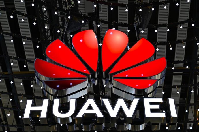 FILED - 04 March 2025, Spain, Barcelona: The logo of the Chinese technology group Huawei hangs from the ceiling of a hall at the Mobile World Congress (MWC) mobile communications trade fair. Photo: Wolf von Dewitz/dpa