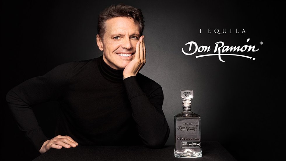 Tequila Don Ramón con el cantante Luis Miguel