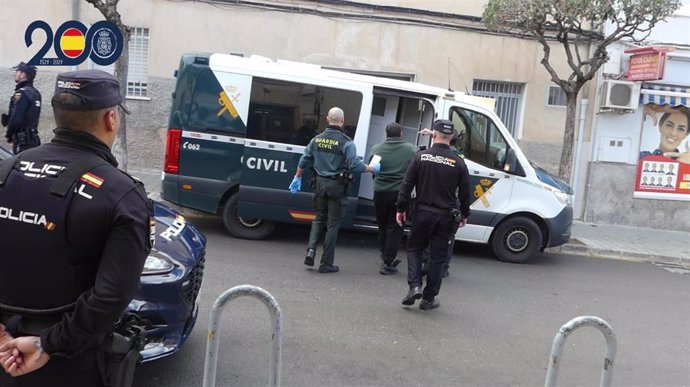 Imagen del momento de la detención del individuo