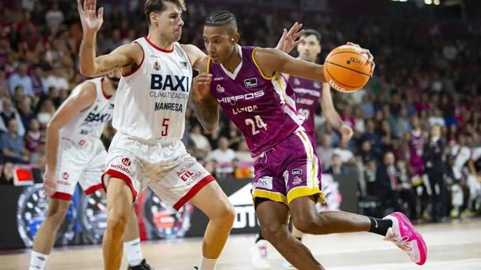 El escolta Michael Caicedo durante el encuentro entre Força Lleida y BAXI Manresa