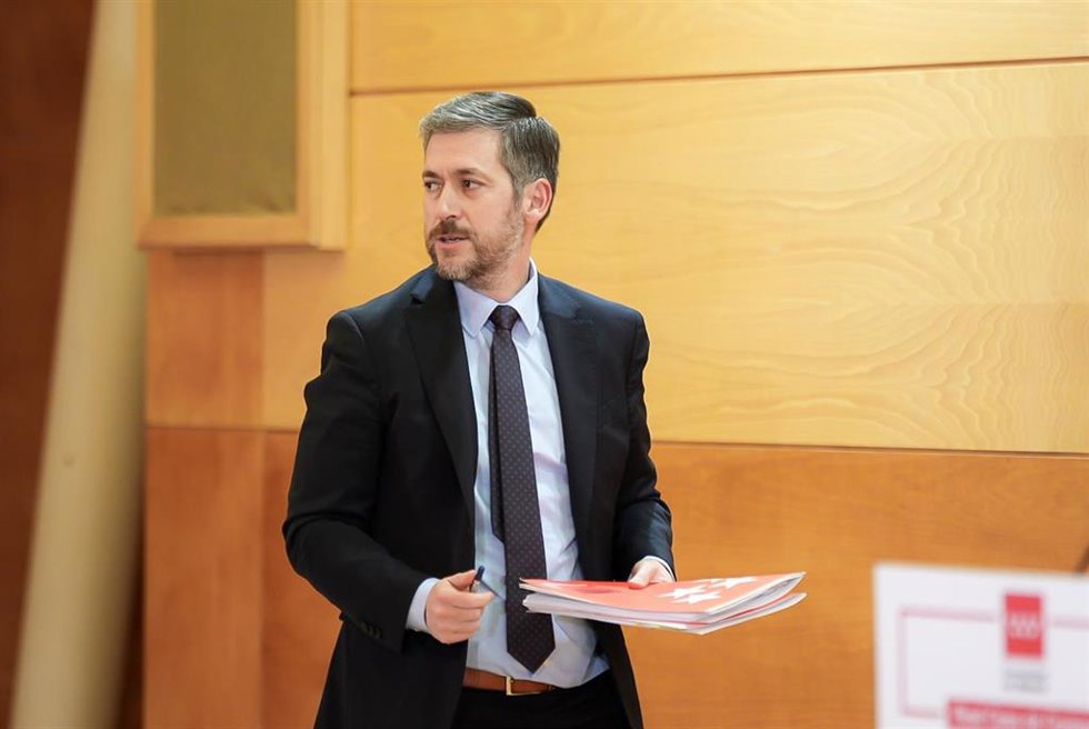 Archivo - El consejero de Presidencia de la Comunidad de Madrid, Miguel Ángel García Martín, ofrece una rueda de prensa tras la ronda de reuniones de la presidenta de la Comunidad de Madrid, Isabel Díaz Ayuso con los grupos parlamentarios 