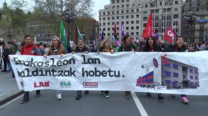 Manifestación de profesores de educación pública en Bilbao.