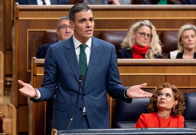 El presidente del Gobierno, Pedro Sánchez, interviene durante una sesión de control al Gobierno, en el Congreso de los Diputados, a 26 de marzo de 2025, en Madrid (España).