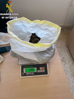 Marihuana hallada oculta en un vehículo en Olvera.