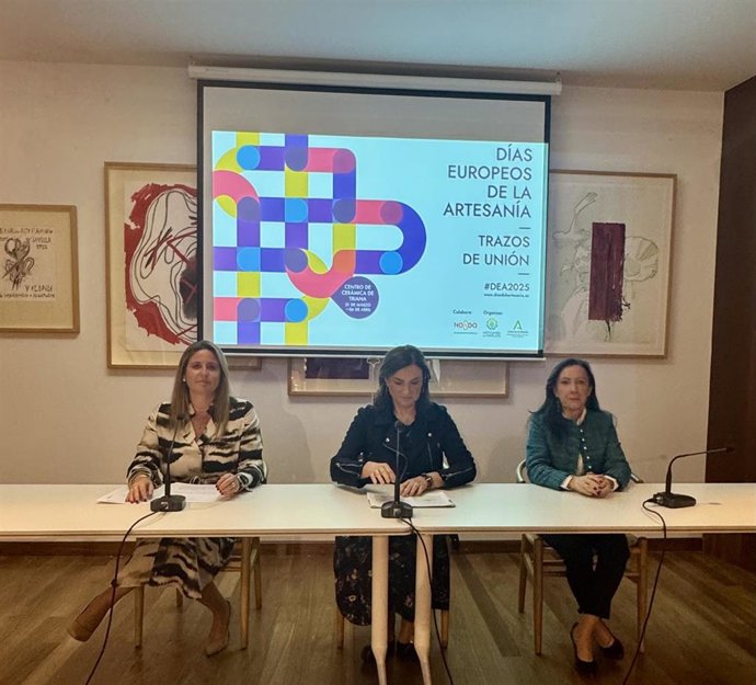 Angie Moreno (i), en la presentación de los Días Europeos de la Artesanía.