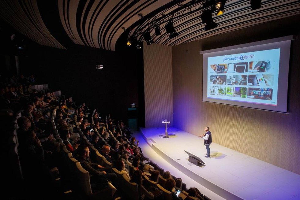 Jornada "Gemini Academy Zaragoza 2025" en Etopia