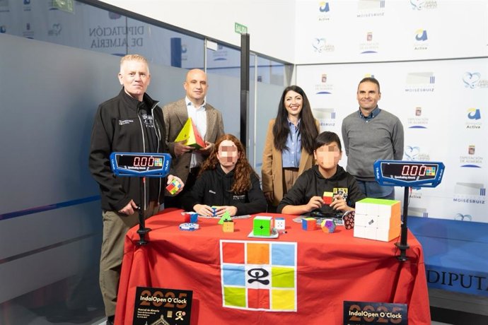 Huércal de Almería (Almería) acoge este fin de semana el campeonato de cubo de Rubik 'IndalOpen' .