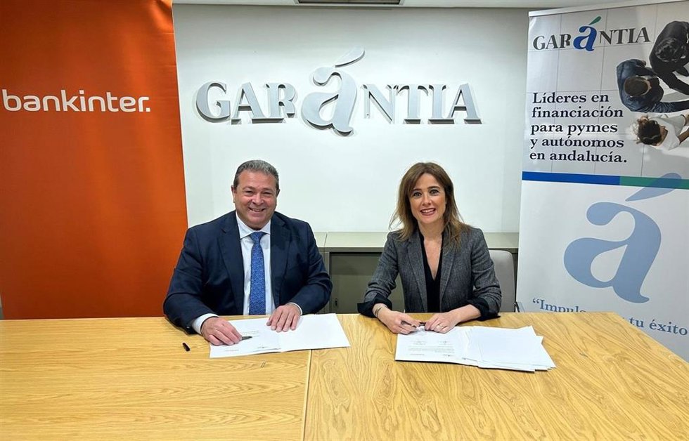 Firma del acuerdo entre ambas entidades.