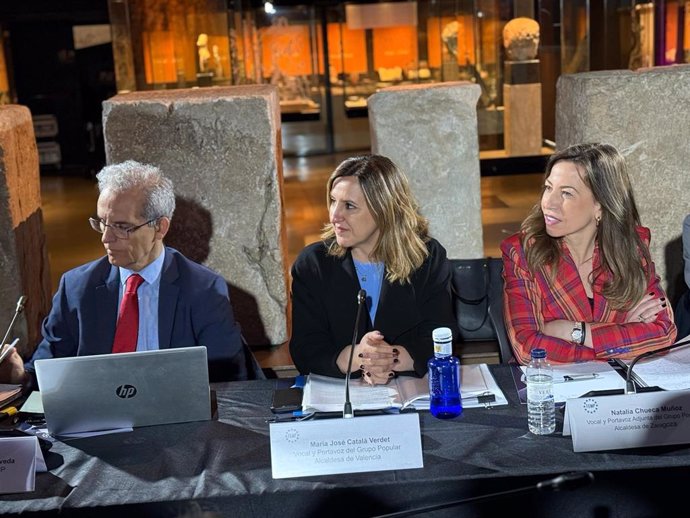 Maróa José Catalá (c) ha asistido a la Junta de Portavoces y a la Junta de Gobierno de la Federación Española de Municipios y Provincias que se ha celebrado en Badalona