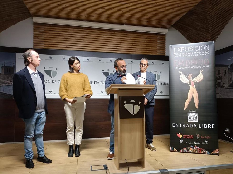 Presentación de las actividades dedicadas a Miguel de Molina por el Servicio de Memoria Democrática de la Diputación de Cáceres