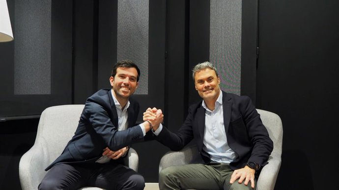 De izq. a der., Álvaro Cárcel e Iñaki Saltor