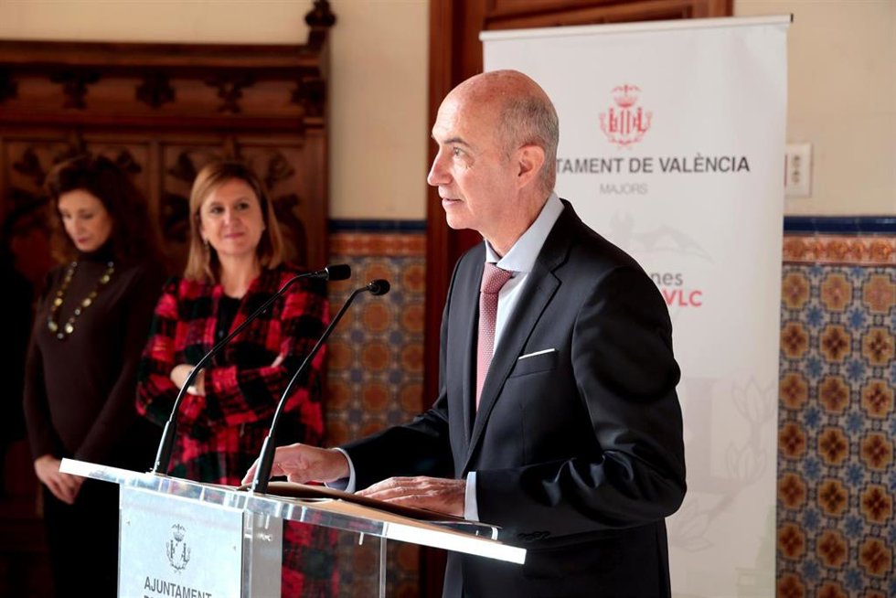 Archivo - El portavoz de Vox en el Ayuntamiento de Valncia, José Gosálbez, en una imagen de archivo junto a la alcaldesa de la ciudad, María José Catalá