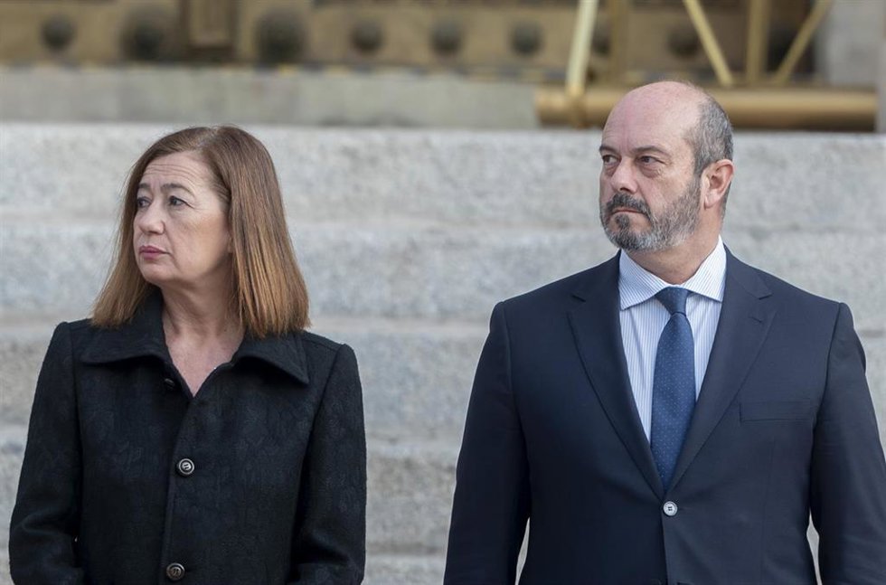 Archivo - La presidenta del Congreso, Francina Armengol, y el presidente del Senado, Pedro Rollán, durante el acto de Izado Solemne de la bandera de España, frente al Congreso de los Diputados, a 6 de diciembre de 2024, en Madrid (España).