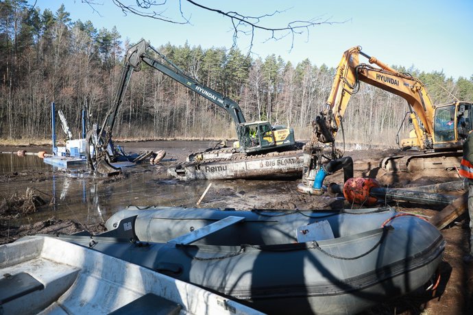 Tareas de rescate de los cuatro militares desaparecidos durante unas maniobras en Lituania