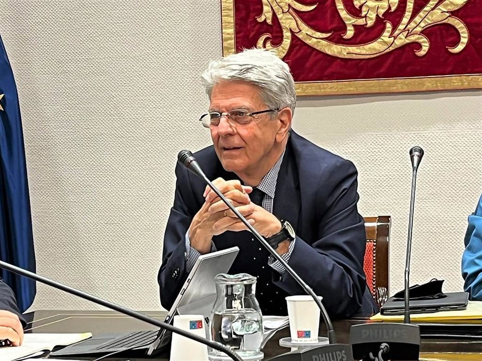 Archivo - El exconsejero de Sanidad del Gobierno de Canarias, Julio Pérez