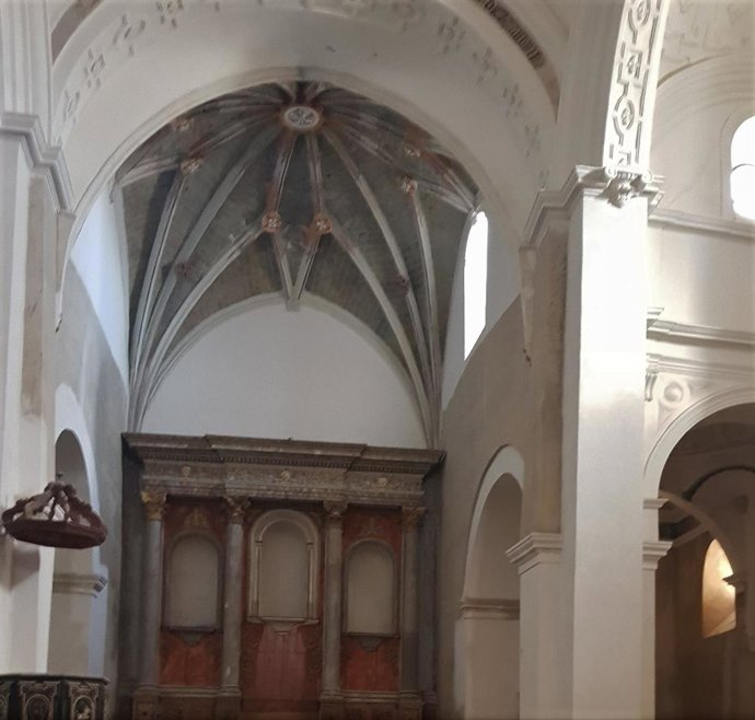 Archivo - Interior de la iglesia de Santo Domingo/Archivo