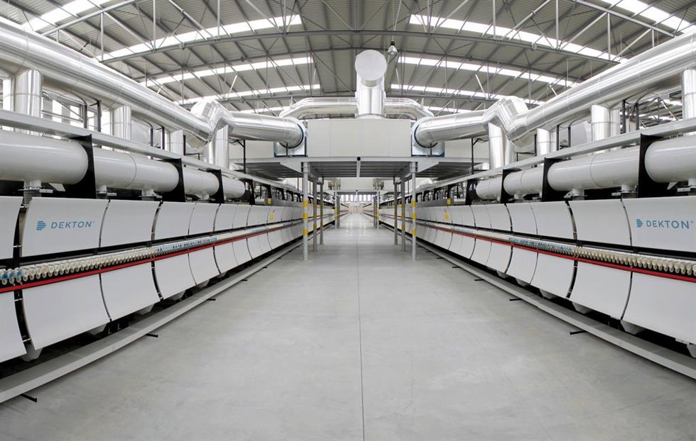 Líneas de producción de Dekton, de Cosentino.