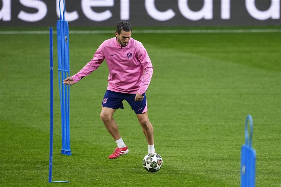 Koke Resurrección en un entrenamiento con el Atlético de Madrid