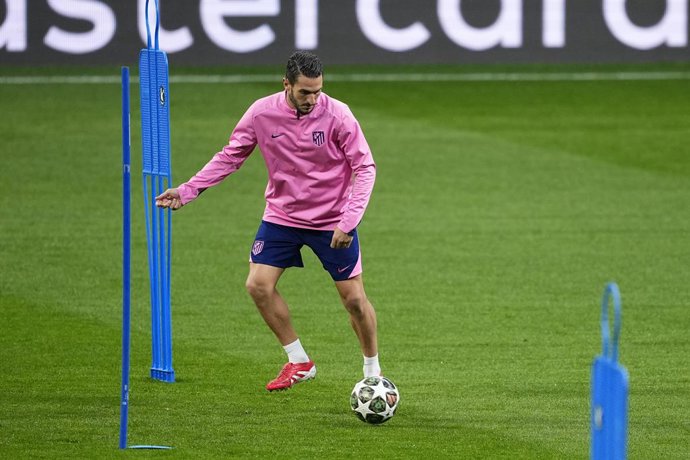 Jorge Resurreccion Koke, do Atlético de Madrid, durante o dia de treinamento do Atlético de Madrid antes da partida de futebol contra o Real Madrid pela segunda rodada da Liga dos Campeões da UEFA, oitavas de final, no estádio Riyadh Air Metropolitano, em