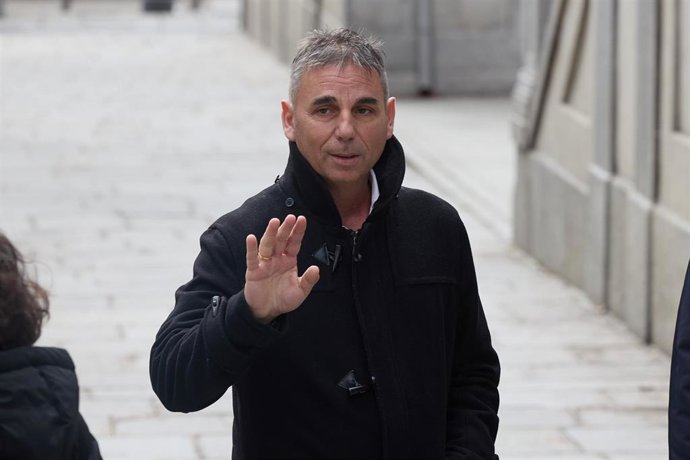 El socio de De Aldama, Alberto Escolano, a su salida de declarar al Tribunal Supremo, a 4 de marzo de 2025, en Madrid (España). 