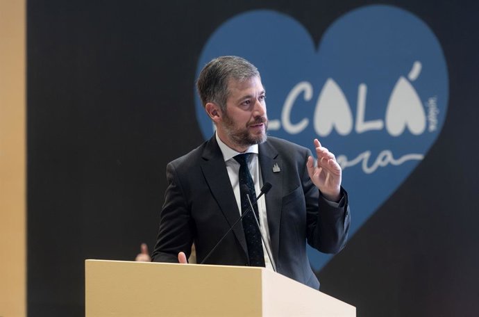 Archivo - Arquivo - O Ministro Regional da Presidência da Comunidade de Madri, Miguel Ángel García Martín, durante a apresentação da Semana Europeia de Tapas no estande de Alcalá de Henares na Feira Internacional de Turismo, Ifema, em 23 de janeiro de 202
