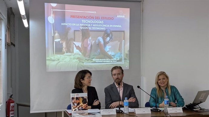 Presentación del estudio 'Tecnología. Impacto en la infancia y la adolescencia en España, según su testimonio' de la Fundación ANAR