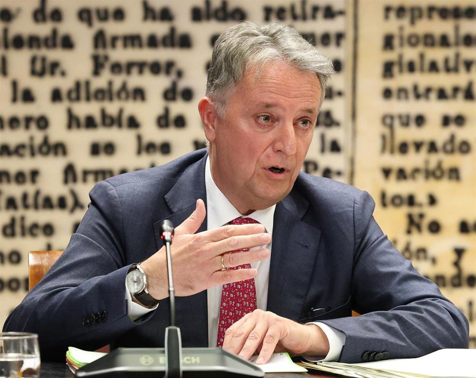 El Director de Tragsatec, Juan Pablo González Matadurante la Comisión de Investigación sobre el caso Koldo, a 1 de abril de 2025, en Madrid (España).