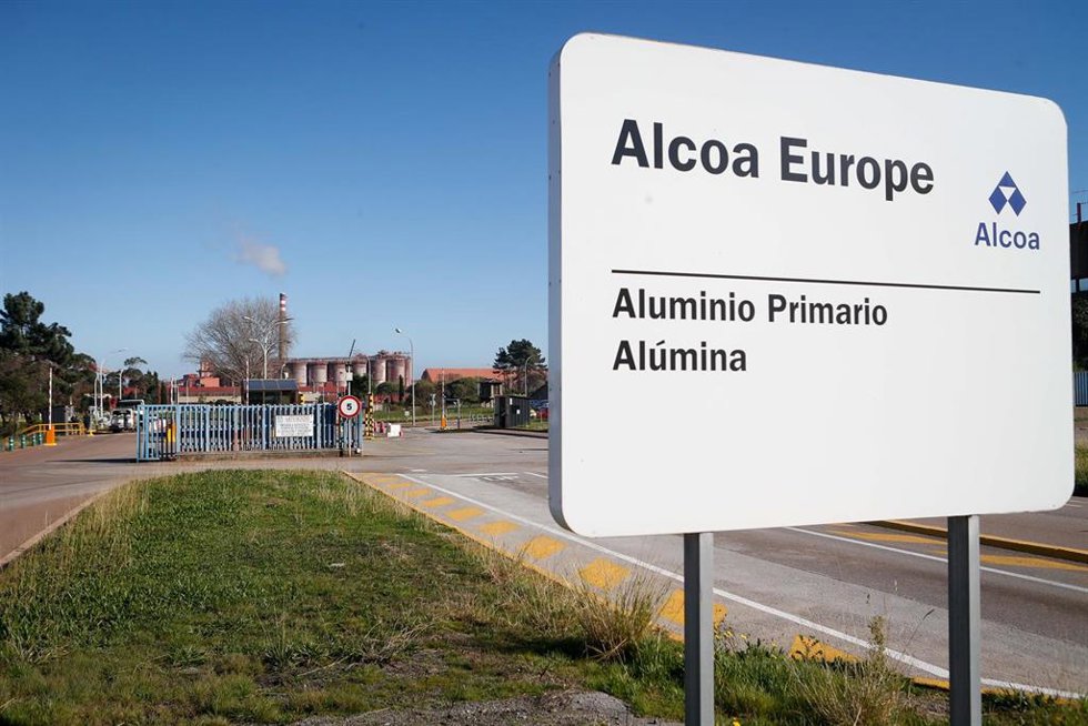 Archivo - La fábrica de Alcoa, a 24 de enero de 2024, en San Cibrao, Lugo, Galicia (España). Alcoa solicitó el pasado 22 de enero a los trabajadores de la fábrica de San Cibrao y al comité de empresa acordar retrasar el arranque de la actividad en la 