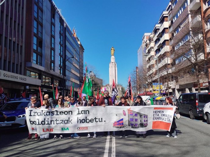 Manifestación en Bilbao del profesorado de la educación pública vasca