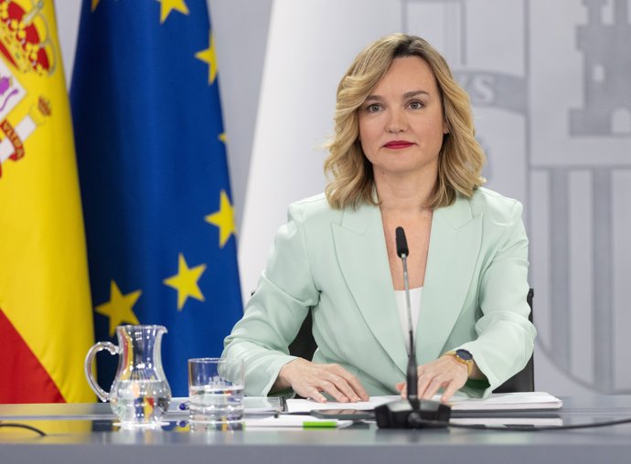 La ministra portavoz, Pilar Alegría, durante una rueda de prensa posterior a la reunión del Consejo de Ministros, en el Palacio de La Moncloa, a 1 de abril de 2025, en Madrid (España).
