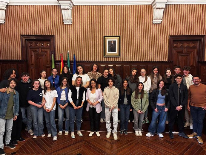 Recepción a estudiantes franceses Erasmus+ en la Diputación.