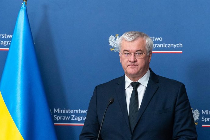 Archivo - Arquivo - 26 de novembro de 2024, Varsóvia, Polnia: O ministro Andriy Sybiha fala  mídia durante uma coletiva de imprensa. Hoje, o ministro polons das Relaes Exteriores, Radoslaw Sikorski, reuniu-se com o ministro ucraniano das Relaes E