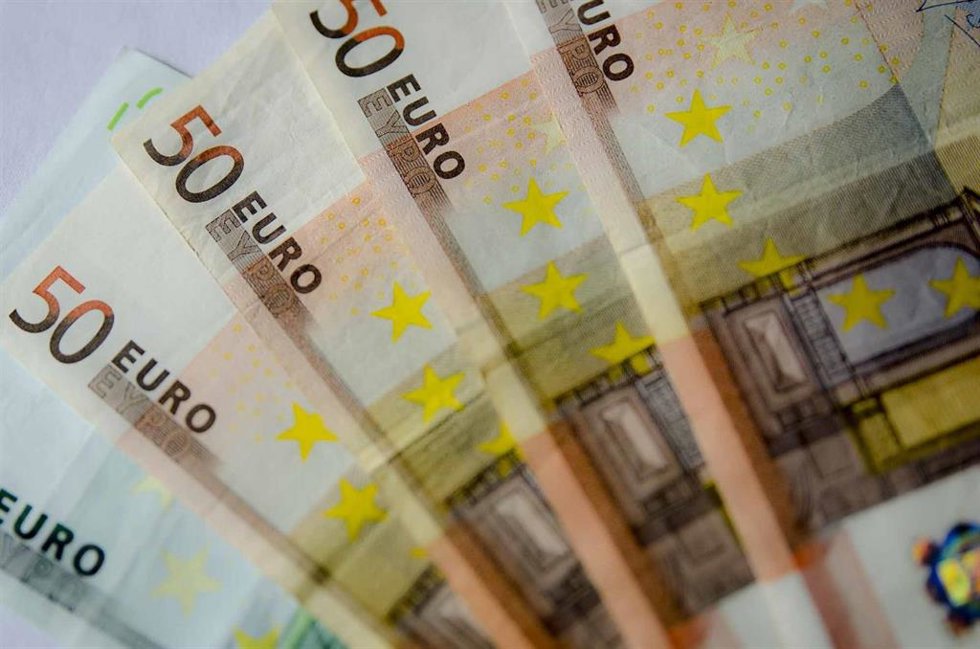 Archivo - Billetes de euros.