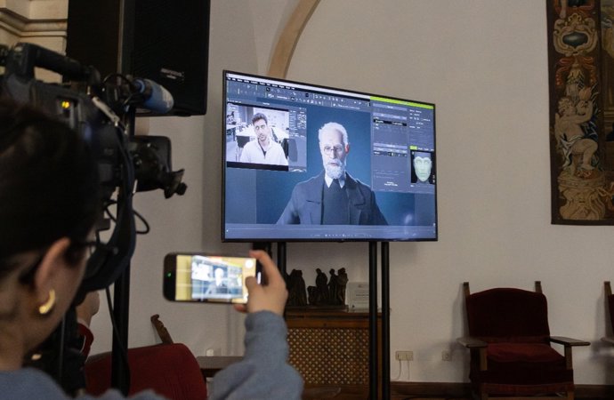 El avatar de Miguel de Unamuno generado por IA, en una pantalla en la presentación del proyecto.