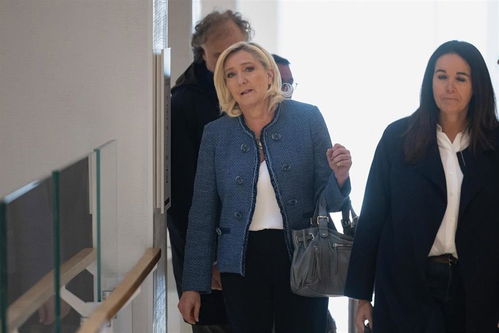 La política ultraderechista Marine Le Pen en un tribunal de París