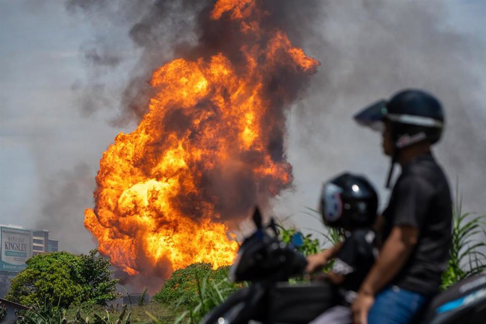 Imagen de archivo del incendio en un gasoducto de la empresa petrolera estatal de Malasia.