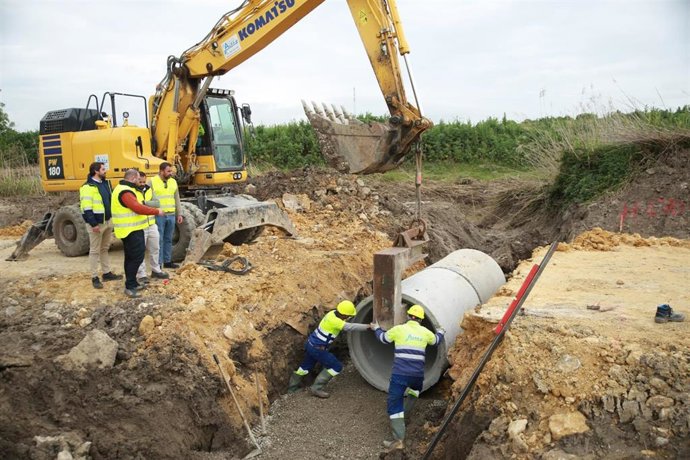 Obras en las carretera de Las Mesas en Jerez.