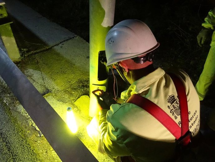 Reparación columna de iluminación en p.K. 1019+000 de la A-7