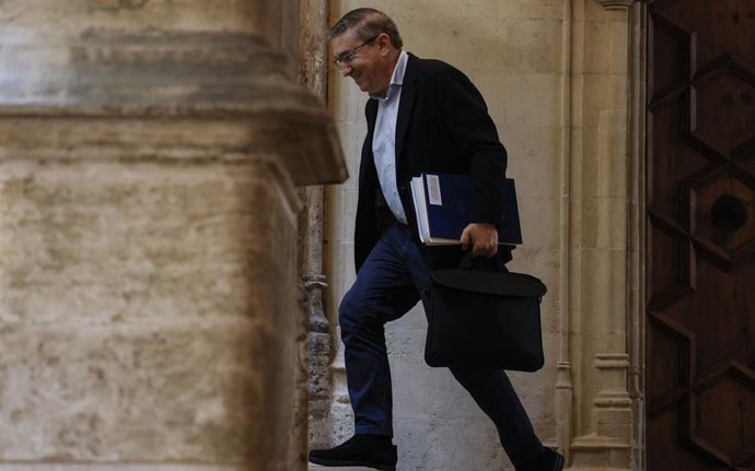 Archivo - El conseller d'Educació, Cultura, Universitats i Ocupació de la Generalitat Valenciana, José Antonio Rovira, en una imatge d'arxiu