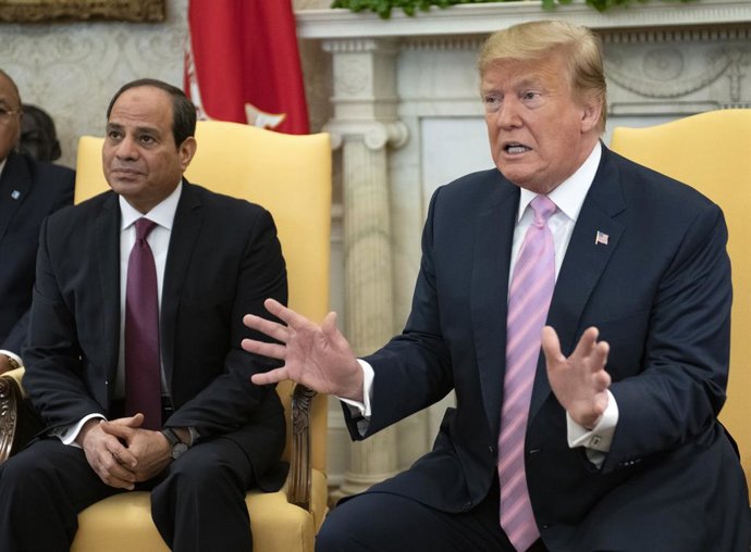 Archivo - 9 de abril de 2019 - Washington, Distrito de Columbia, EUA - O presidente dos Estados Unidos, Donald J. Trump, se reúne com o presidente Abdel-Fattah el-Sisi, da República Árabe do Egito, no Salão Oval da Casa Branca, em Washington, DC, em 9 de 
