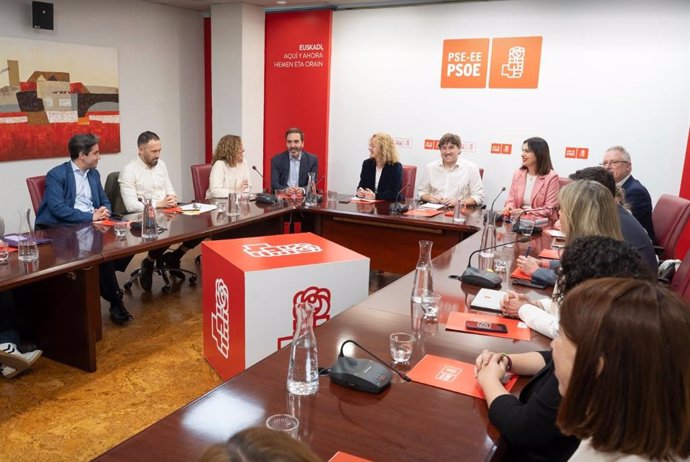 El secretario general del PSE-EE, Eneko Andueza, preside la Comisión Ejecutiva