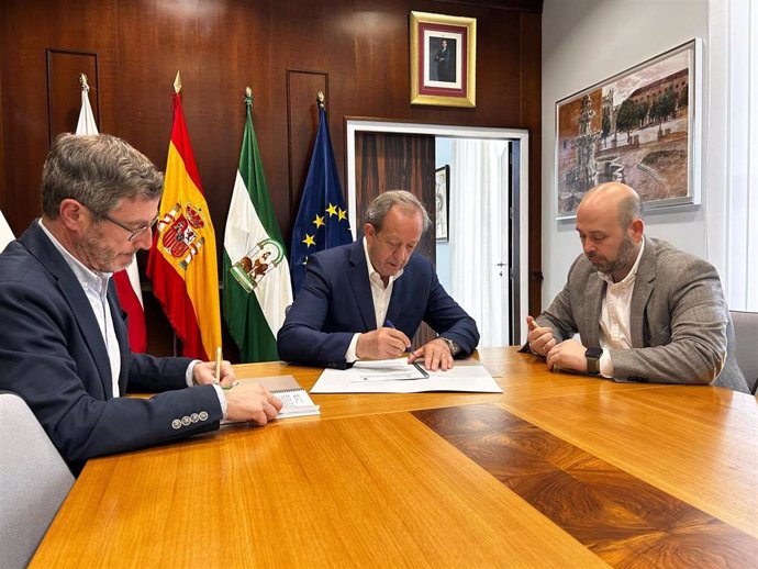Reunión entre Ayuntamiento de Andújar y Junta