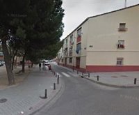 Policía detiene a dos hombres por agredir a otro con un culata de pistola y huir por el tejado de un edificio