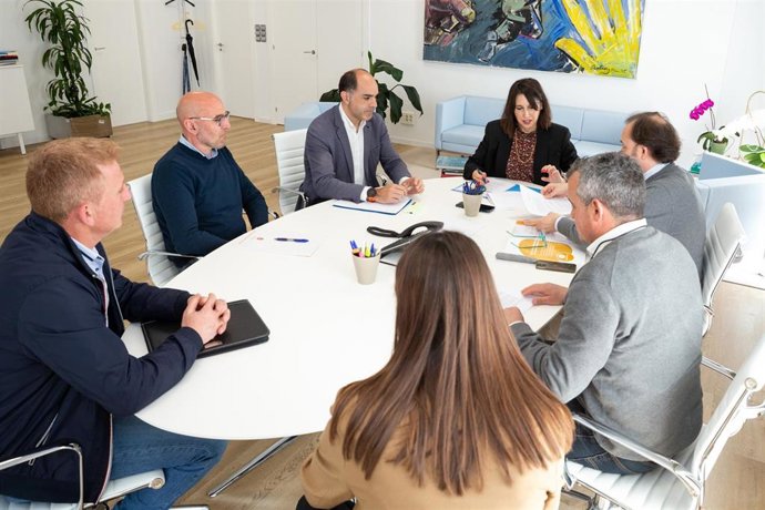 La Xunta analiza con los aserraderos de pino gallegos el impacto de las ayudas autonómicas a disposición del sector.