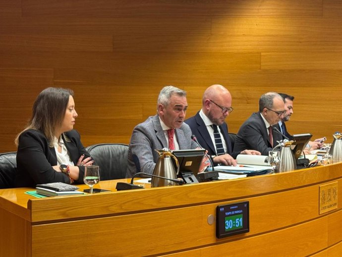 El conseller de Agricultura, Agua, Ganadería y Pesca, Miguel Barrachina, presenta el presupuesto de su Conselleria para 2025