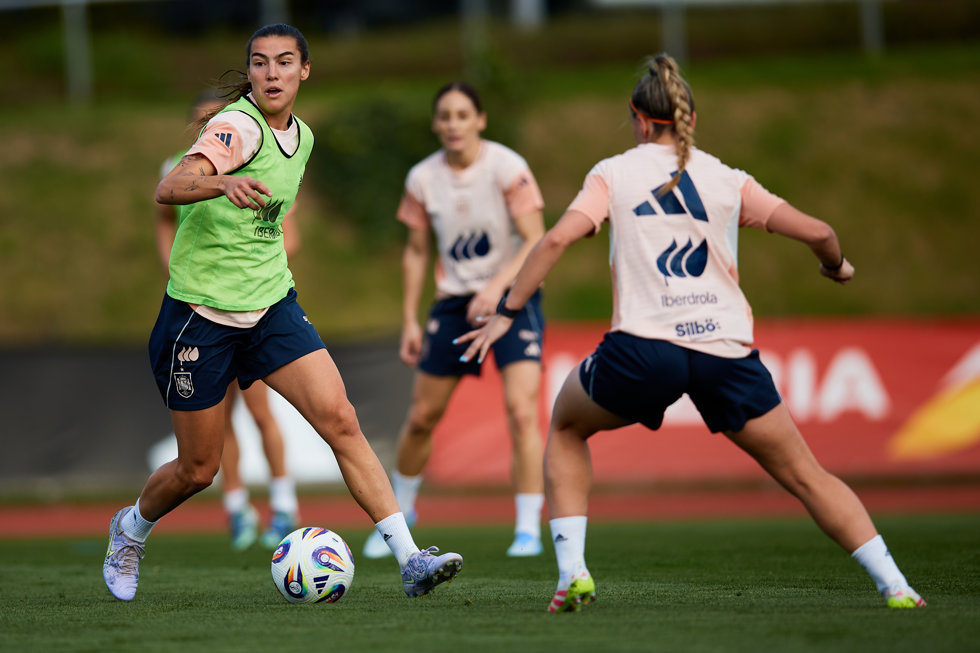 Patricia Guijarro, durante un entrenamiento de la selección española femenina de fútbol.