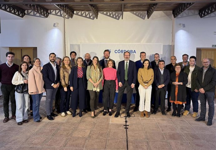 Molina y otros diigentes del PP en el Foro Córdoba Avanza celebado en Santaella.
